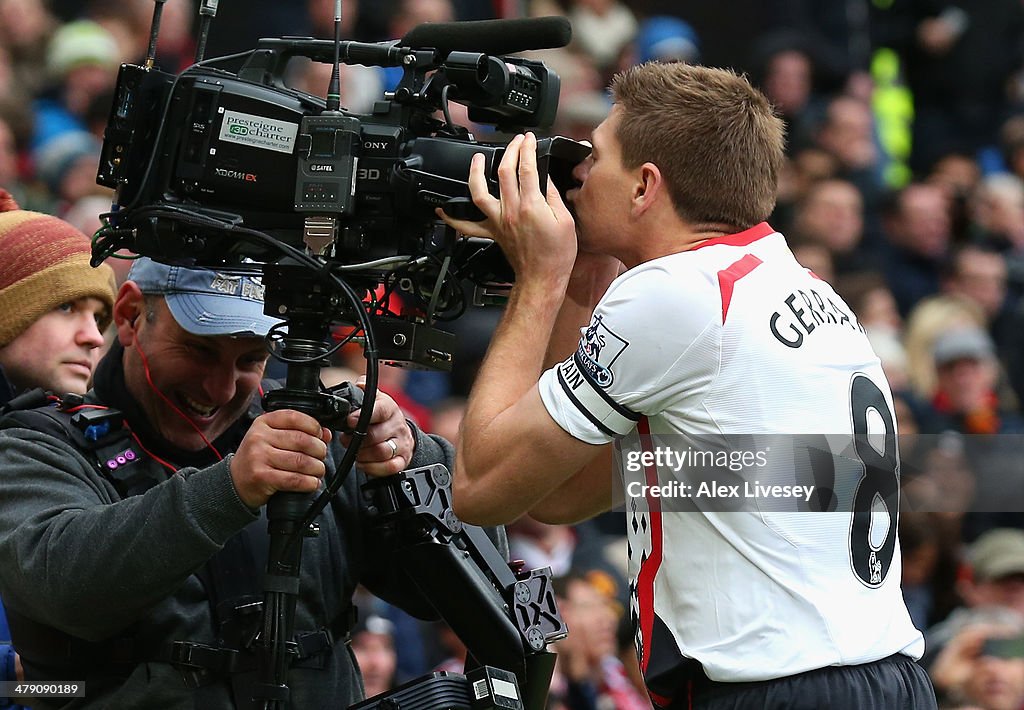 Manchester United v Liverpool - Premier League