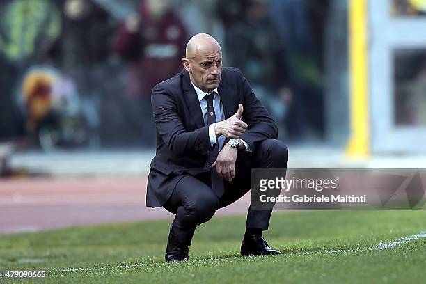 Domenico Di Carlo head coach of AS Livorno Calcio gestures to his players during the Serie A match between AS Livorno Calcio and Bologna FC at Stadio...
