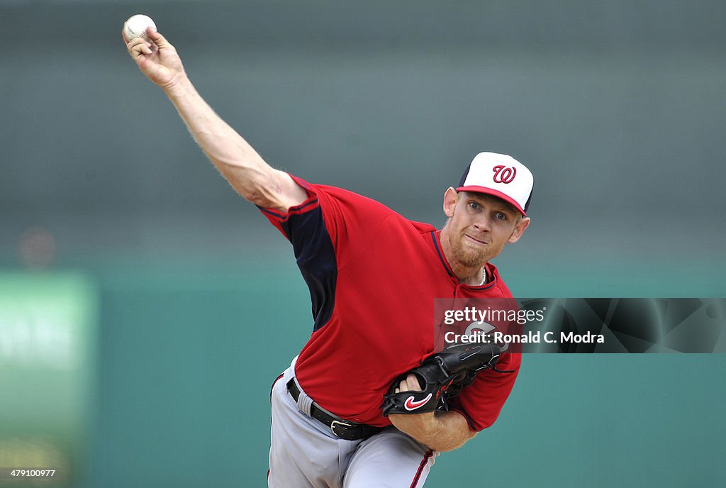 Washington Nationals v Miami Marlins