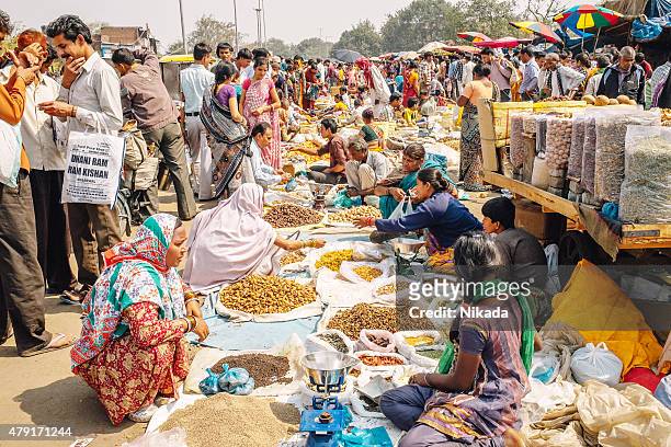 spice market in delhi, india - spice market stock pictures, royalty-free photos & images