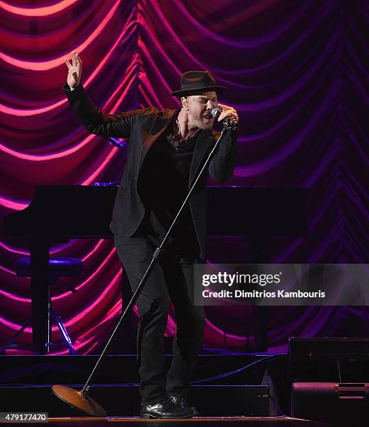 Gavin DeGraw performs at Nassau Coliseum on July 1, 2015 in Uniondale, New York.