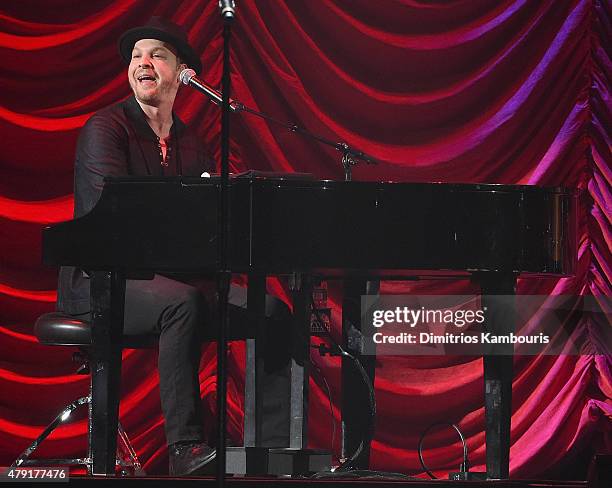 Gavin DeGraw performs at Nassau Coliseum on July 1, 2015 in Uniondale, New York.