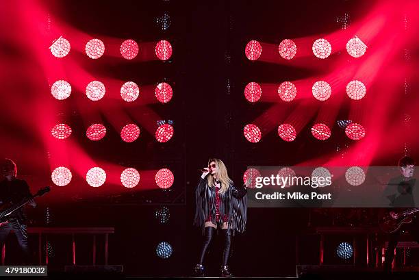 Shania Twain performs on stage at Nassau Veterans Memorial Coliseum on July 1, 2015 in Uniondale, New York.