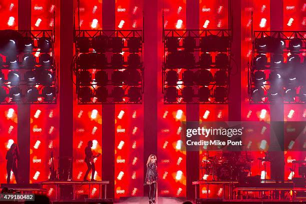 Shania Twain performs on stage at Nassau Veterans Memorial Coliseum on July 1, 2015 in Uniondale, New York.