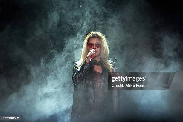 Shania Twain performs on stage at Nassau Veterans Memorial Coliseum on July 1, 2015 in Uniondale, New York.