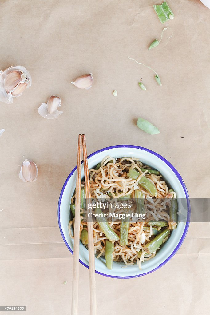 Steamed noodles with flat beans