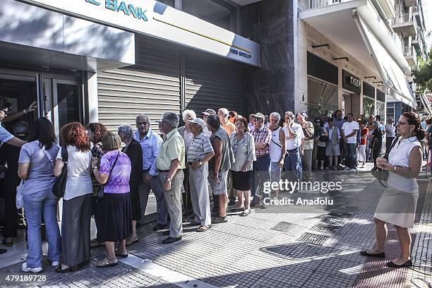Branch Queue Queue Card Photos and Premium High Res Pictures - Getty Images