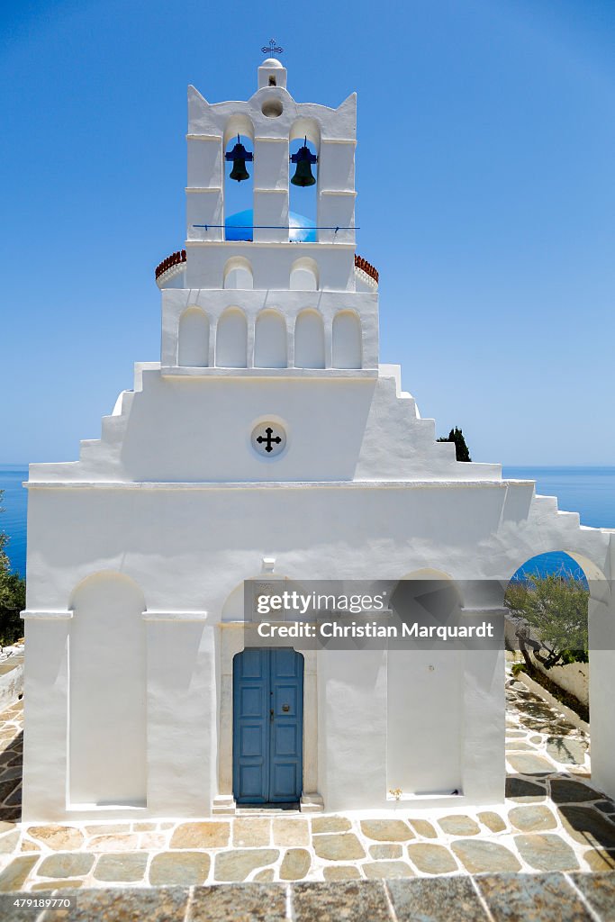 Travel Destination: The Cyclades Islands