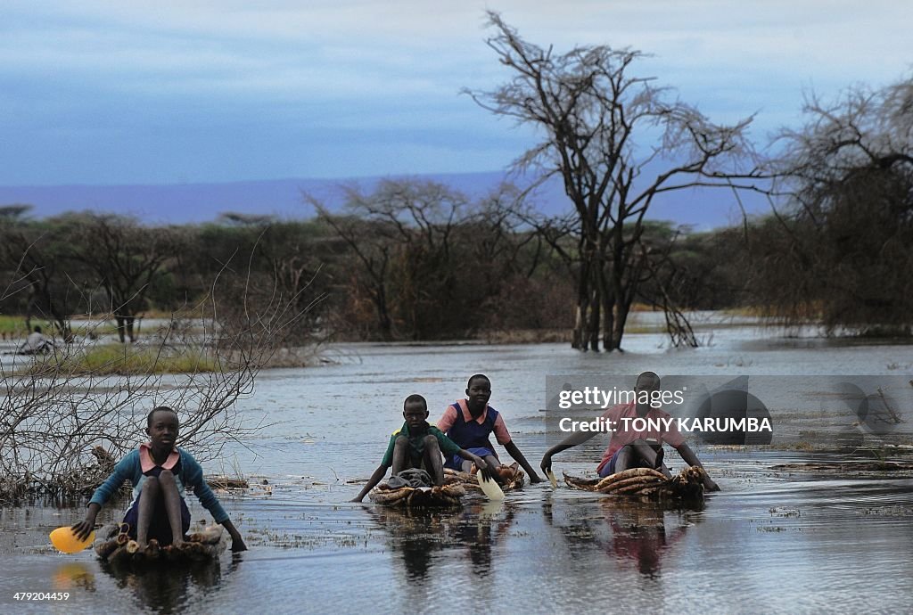 TOPSHOT-KENYA-EDUCATION-CLIMATE-FLOODS