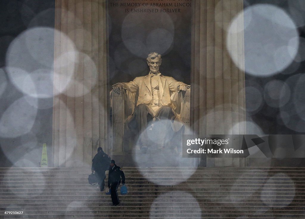 Washington DC Area Hit With Mid-March Snow