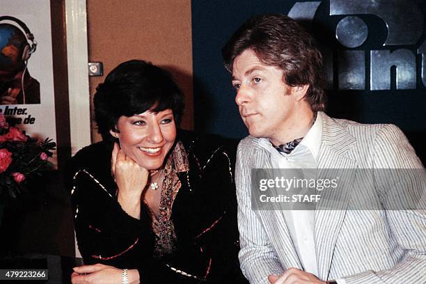 Portrait taken on October 20, 1979 shows French TV host Denise Fabre and her husband Chef Francis Vandenhende during the birthday of Abel Gance. AFP...