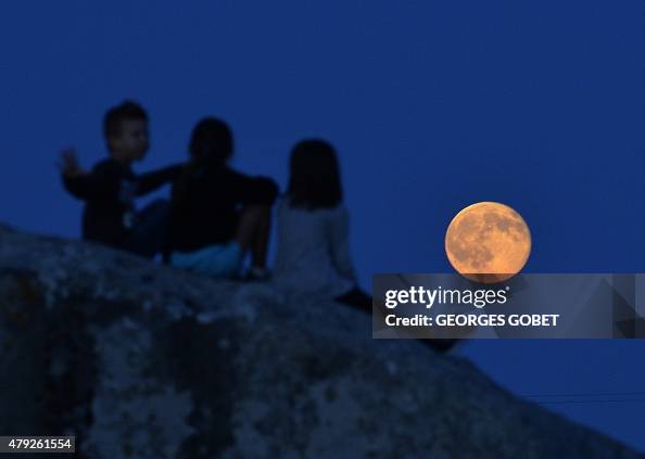 FRANCE-ASTRONOMY-FULLMOON-LUNAR-STANDSTILLS FRANCE-ASTRONOMY-FULLMOON-LUNAR-STANDSTILLS