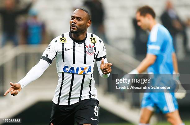 Vagner Love of Corinthians celebrates their second goal during the match between Corinthians and Ponte Preta for the Brazilian Series A 2015 at Arena...