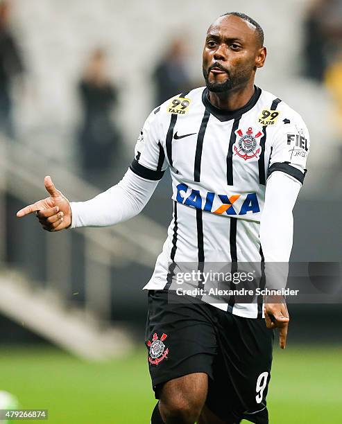 Vagner Love of Corinthians celebrates their second goal during the match between Corinthians and Ponte Preta for the Brazilian Series A 2015 at Arena...