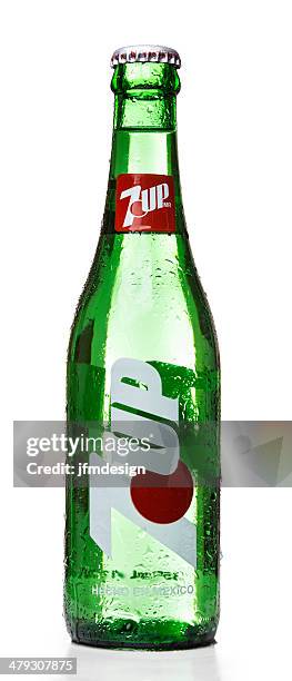 7 de botella de gaseosa - 7 up fotografías e imágenes de stock