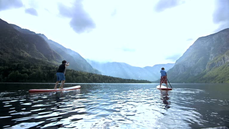https://media.gettyimages.com/id/479319143/video/father-and-son-suping-on-the-lake.jpg?b=1&s=640x640&k=20&c=mIsbB26Gqvikva9NmQ9vrOJ4h8a2l9s2eDj9Afqv5dY=