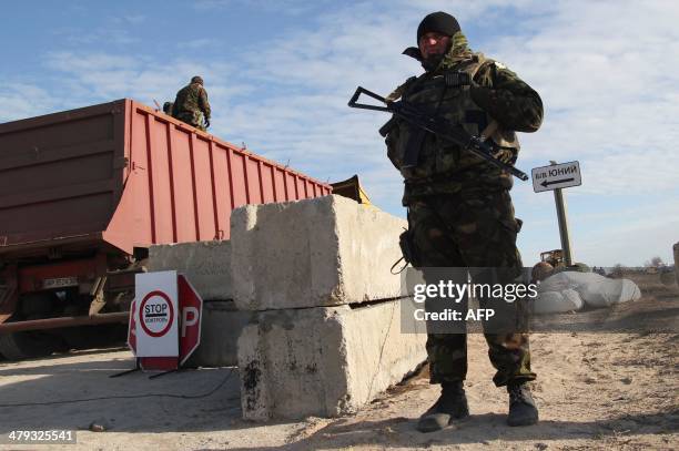 Ufe Guard World War Ii Demarcation Line Photos and Premium High Res Pictures ...