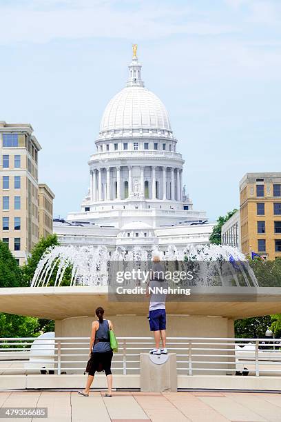 wisconsin state capitol building - madison wisconsin capitol building stock pictures, royalty-free photos & images