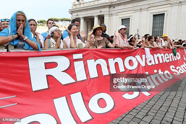 Members of the Renewal of the Holy Spirit, who have come to Rome for their 38th annual Convocation attend an audience held by Pope Francis in St...