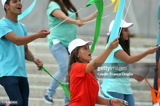 Members of the Renewal of the Holy Spirit, who have come to Rome for their 38th annual Convocation attend an audience held by Pope Francis in St...