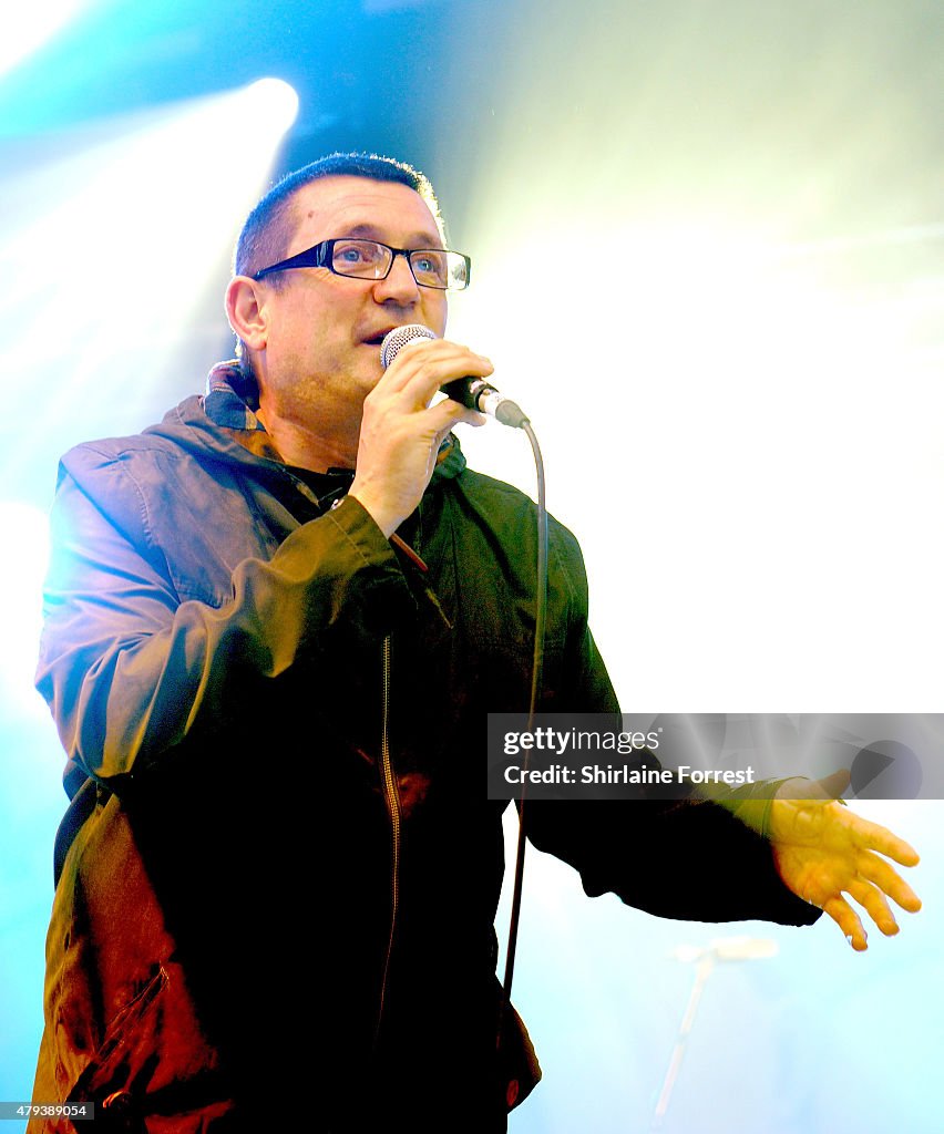 Paul Heaton And Jacqui Abbott Perform At The Castlefield Arena