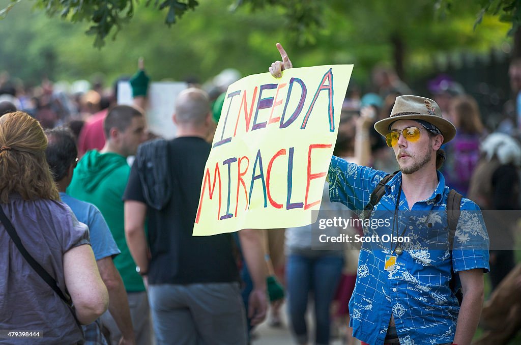 Grateful Dead Fans Gather In Chicago Ahead Of Farewell Shows