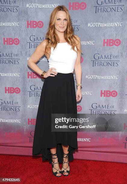 Molly Sims attends the "Game Of Thrones" Season 4 premiere at Avery Fisher Hall, Lincoln Center on March 18, 2014 in New York City.