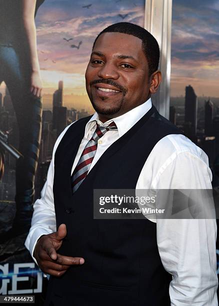 Actor Mekhi Phifer arrives at the premiere of Summit Entertainment's "Divergent" at the Regency Bruin Theatre on March 18, 2014 in Los Angeles,...