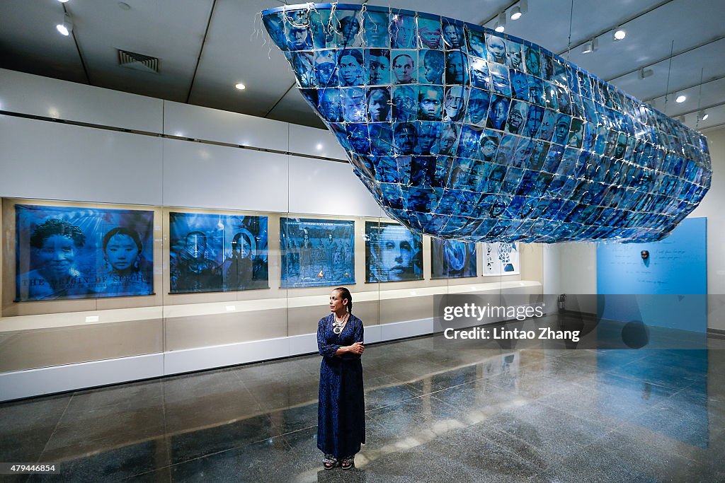 American Artist Toni Scott Holds Her Art Exhibition At Peking University