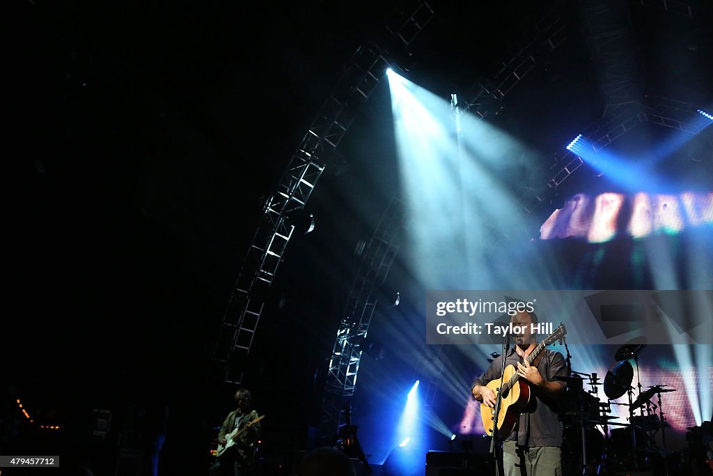 Dave Matthews Band In Concert - Saratoga Springs, New York