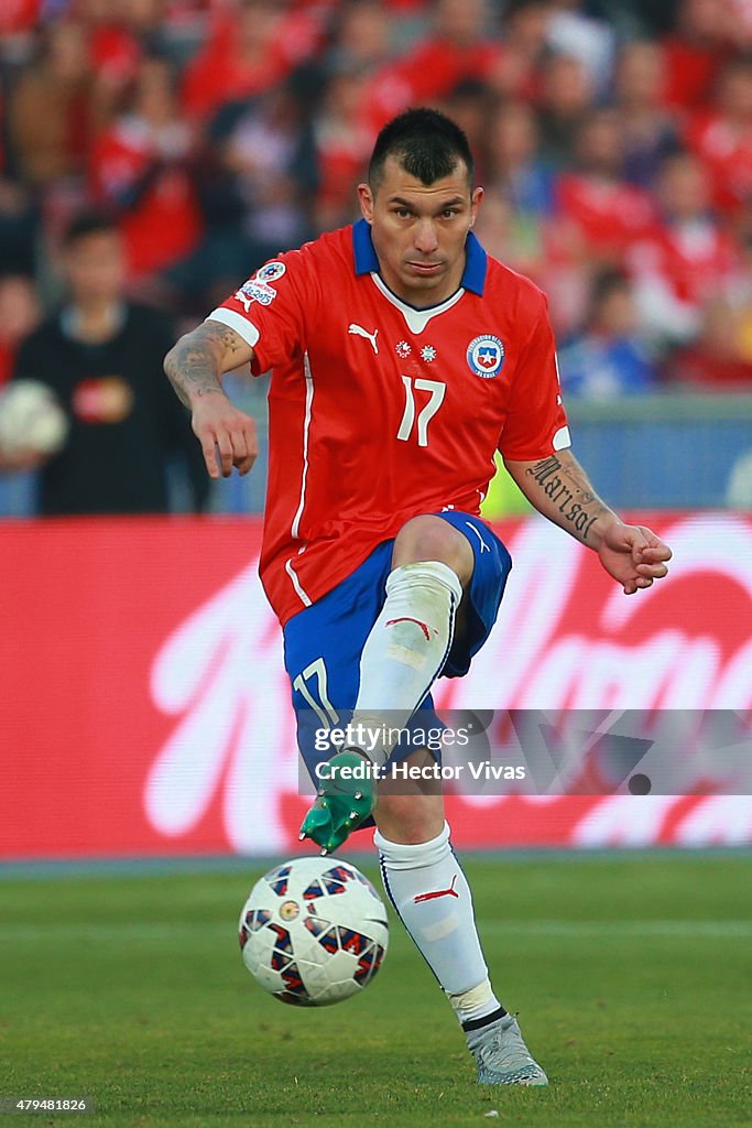 Chile v Argentina - 2015 Copa America Chile Final