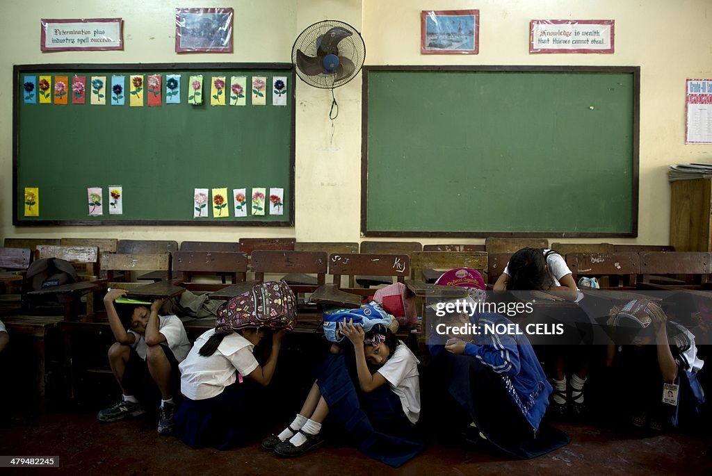 PHILIPPINES-DISASTER-EARTHQUAKE DRILL