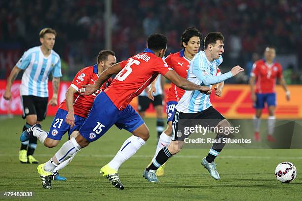 Lionel Messi of Argentina in action during the 2015 Copa America Chile Final match between Chile and Argentina at Nacional Stadium on July 04, 2015...