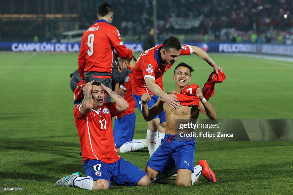 Chile v Argentina - 2015 Copa America Chile Final