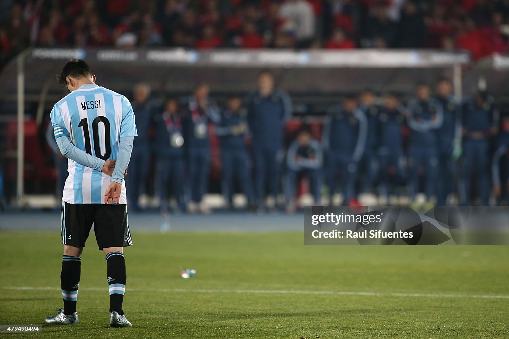 Chile v Argentina - 2015 Copa America Chile Final