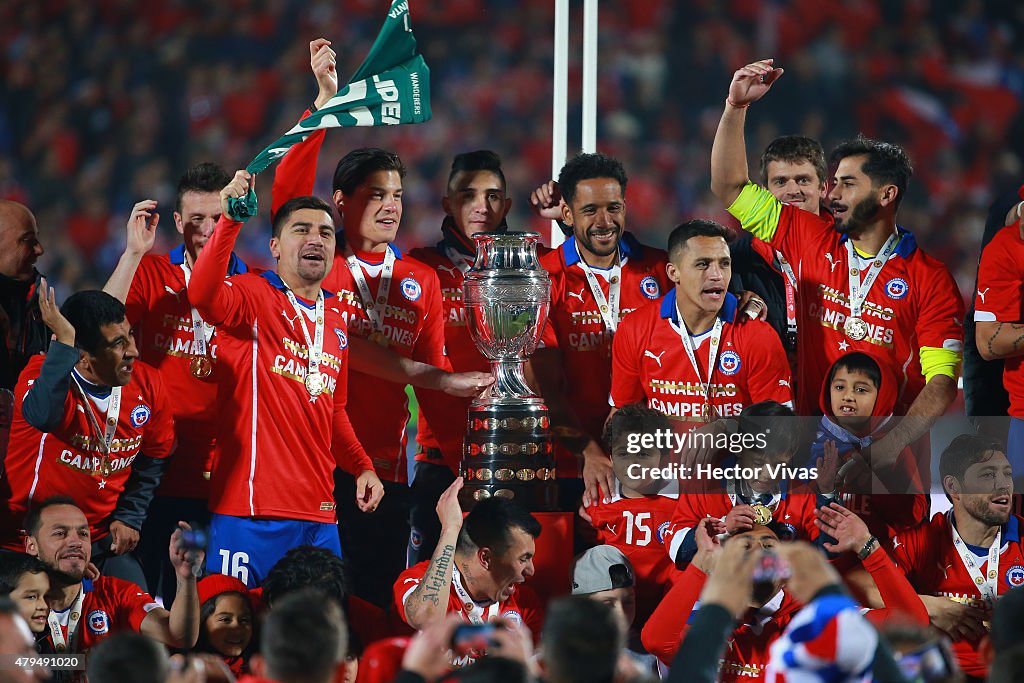 Chile v Argentina - 2015 Copa America Chile Final