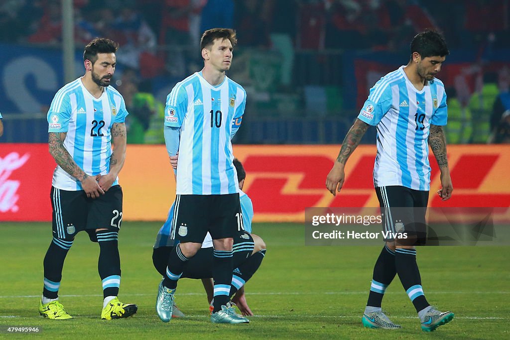 Chile v Argentina - 2015 Copa America Chile Final