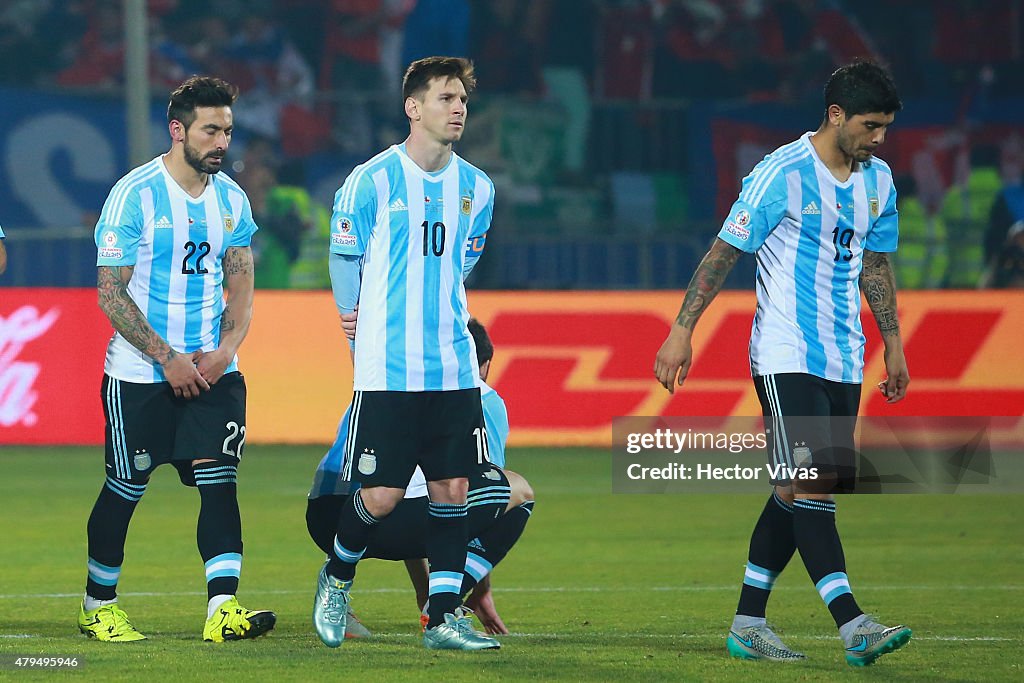 Chile v Argentina - 2015 Copa America Chile Final