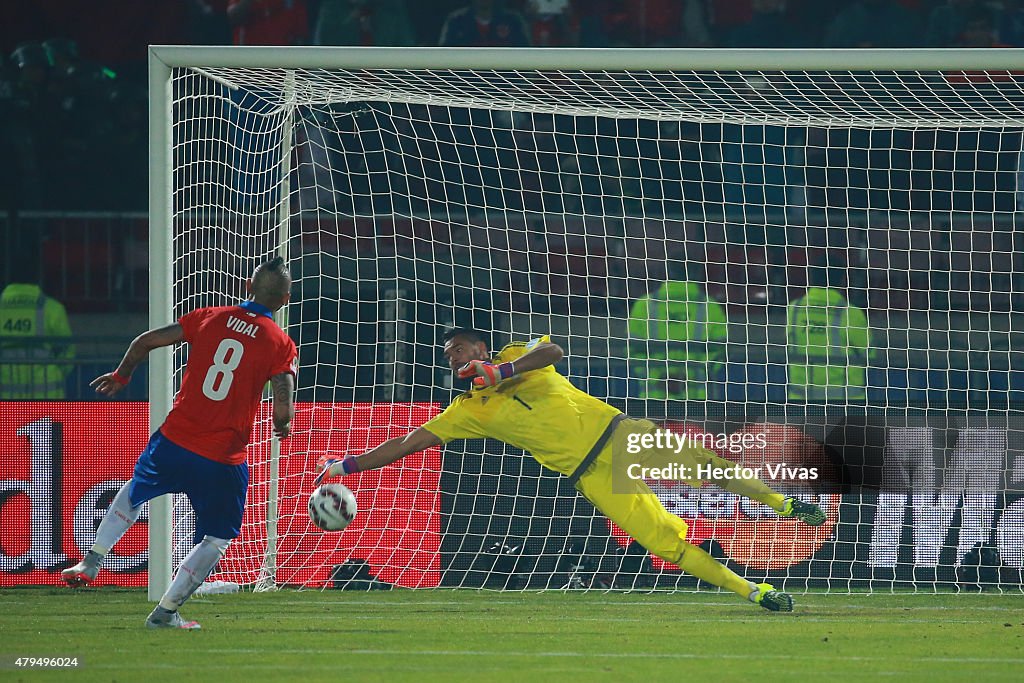 Chile v Argentina - 2015 Copa America Chile Final
