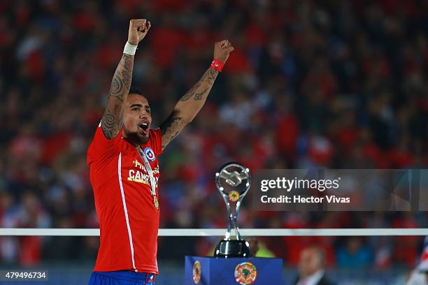 Arturo Vidal of Chile celebrates after winning the 2015 Copa America Chile Final match between Chile and Argentina at Nacional Stadium on July 04,...