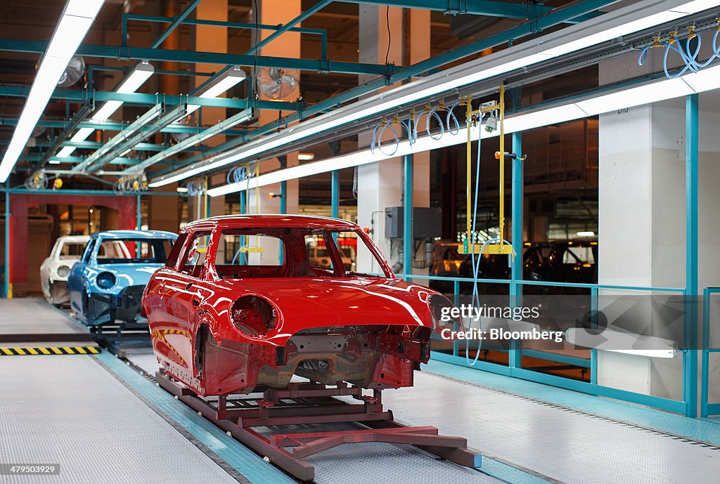 Bayerische Motoren Werke AG Mini Hatch Automobile Paint Shop Operations At VDL Nedcar