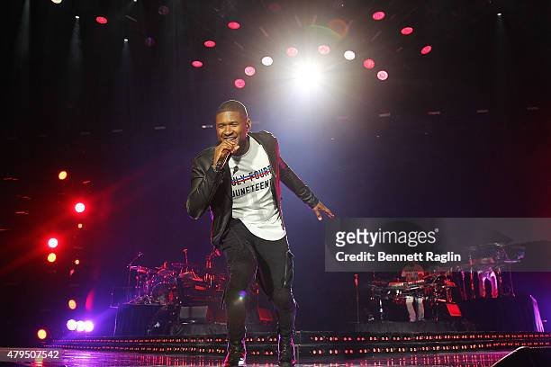 Recording artist Usher performs during the 2015 Essence Music Festival - Day 3 on July 4, 2015 in New Orleans, Louisiana.