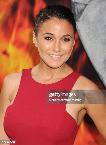 Actress Emmanuelle Chriqui arrives at the 'San Andreas' - Los Angeles Premiere at TCL Chinese Theatre IMAX on May 26, 2015 in Hollywood, California.