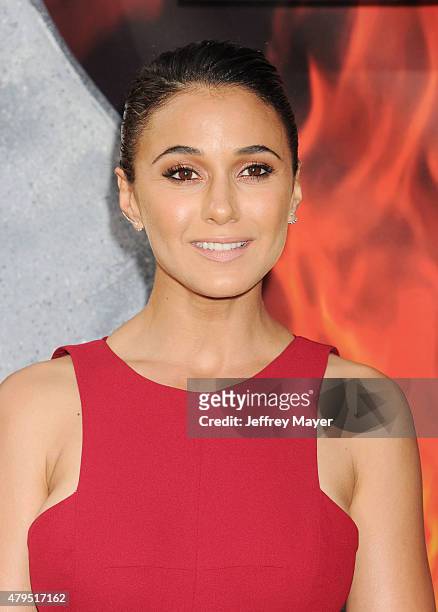 Actress Emmanuelle Chriqui arrives at the 'San Andreas' - Los Angeles Premiere at TCL Chinese Theatre IMAX on May 26, 2015 in Hollywood, California.
