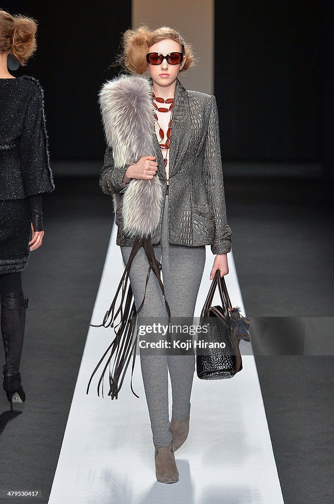 TAE ASHIDA - Runway - MBFW Tokyo 2014 A/W