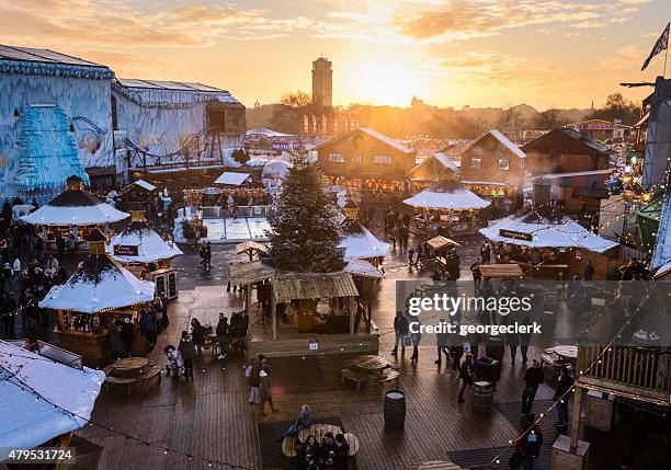 people enjoying a winter wonderland in hyde park, london - london at christmas stock pictures, royalty-free photos & images