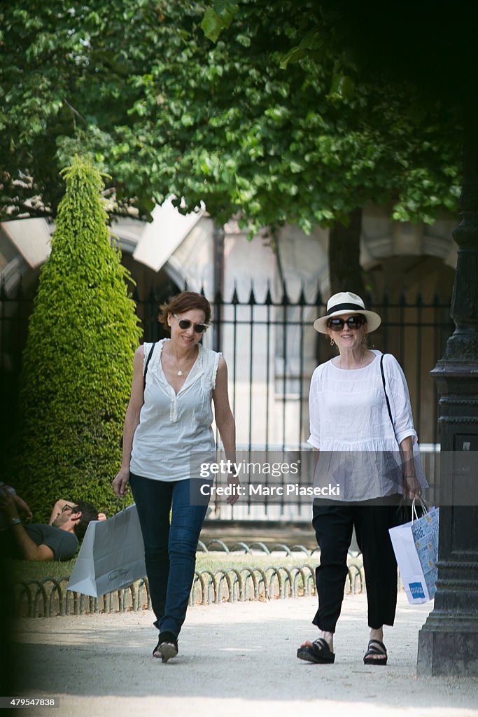 Julianne Moore Sighting In Paris  -  July 05, 2015