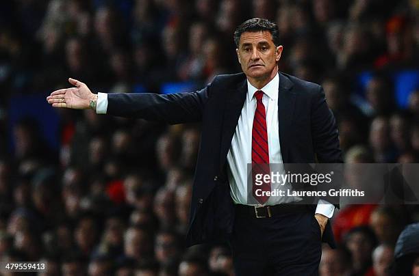 Olympiacos Head Coach Michel gestures during the UEFA Champions League Round of 16 second round match between Manchester United and Olympiacos FC at...