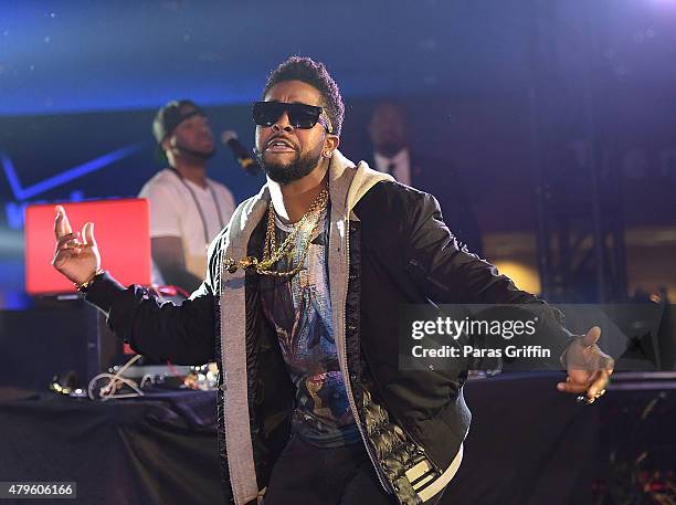 Recording artist Omarion performs onstage at the 2015 Essence Music Festival on July 5, 2015 at Mercedes-Benz Superdome in New Orleans, Louisiana.