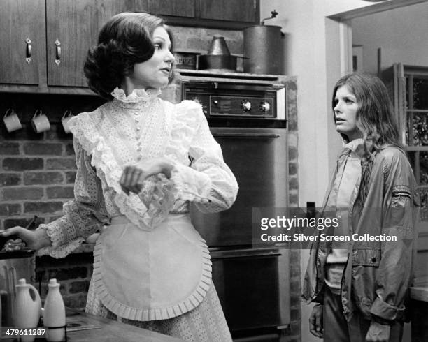 American actresses Paula Prentiss , as Bobbie Markowe, and Katharine Ross as Joanna Eberhart, in 'The Stepford Wives', directed by Bryan Forbes, 1975.